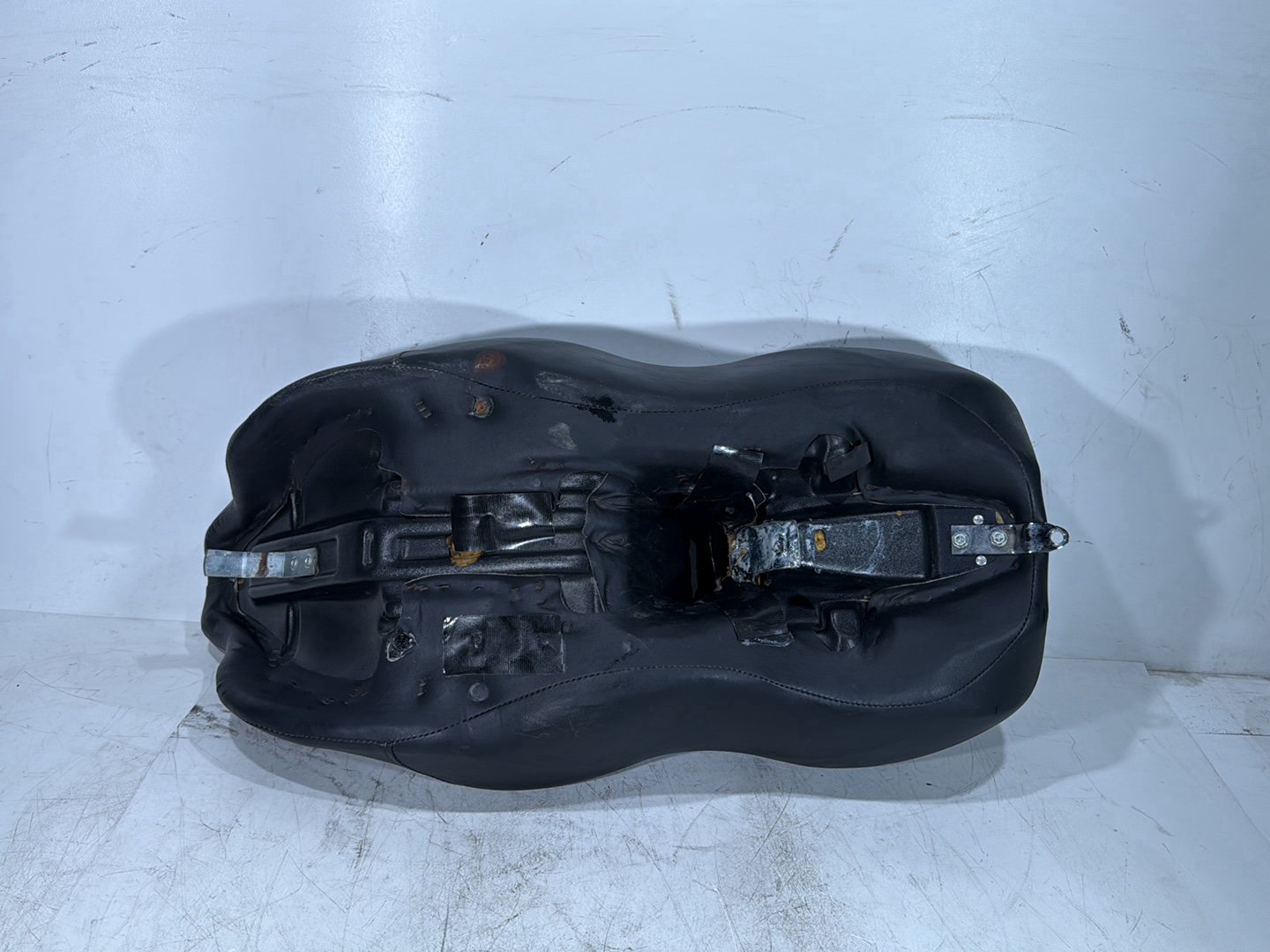 2007 Harley Touring FLHTC Electra Glide Classic OEM Passenger Rider Driver Seat Saddle