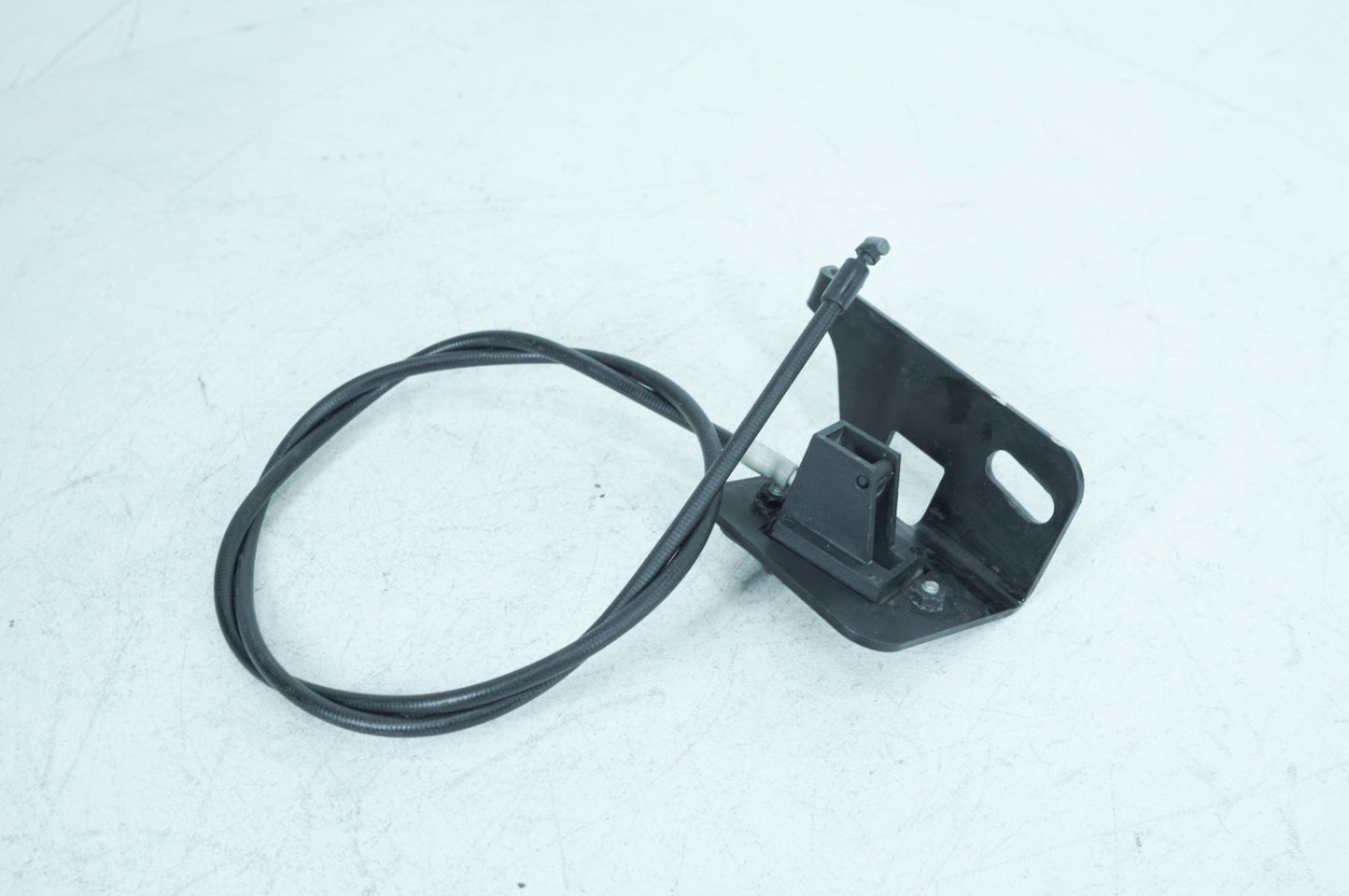 2007 - 2011 Harley-Davidson Touring Electra Ultra Varilock Gas Spring Mount Bracket & Cable 02752046