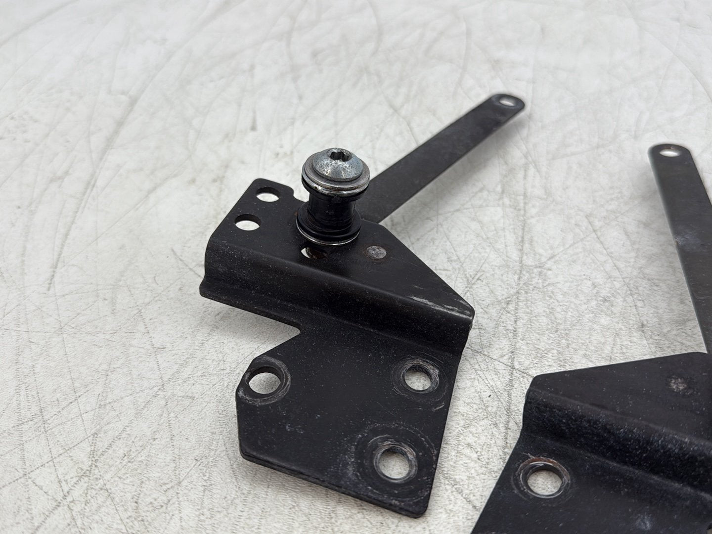 2004 Harley Road King Touring Custom FLHRSI OEM Rear Left & Right Fender Support Bracket