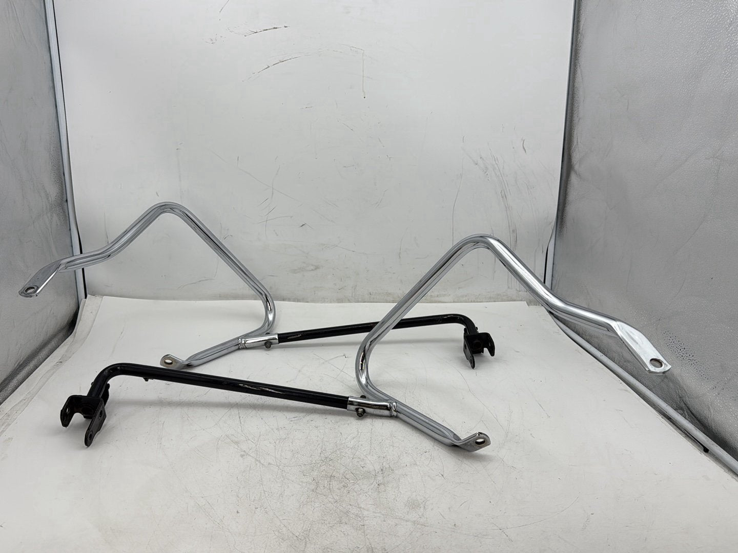 2018 Harley Electra Glide Touring Ultra FLHTCU OEM Rear Left Right Saddlebag Guard Rails Bar