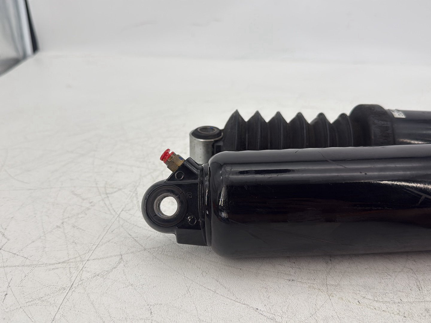 2004 Harley Touring FLHT Electra Glide OEM Rear Left Right Shock Absorbers