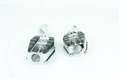 1999 - 2006 Harley-Davidson Dyna Low Rider Left & Right Step Foot Rest Pegs FP-4126-CH