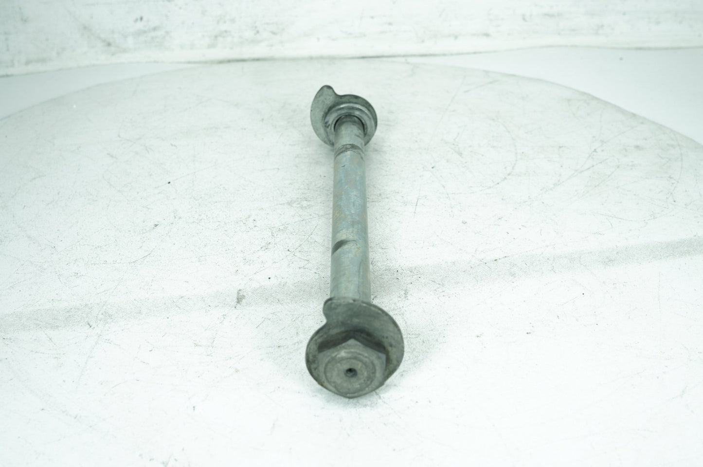 2007 - 2016 Harley-Davidson Touring CVO Electra Screamin Eagle Rear Wheel Axle Bolt Shaft 41056-09