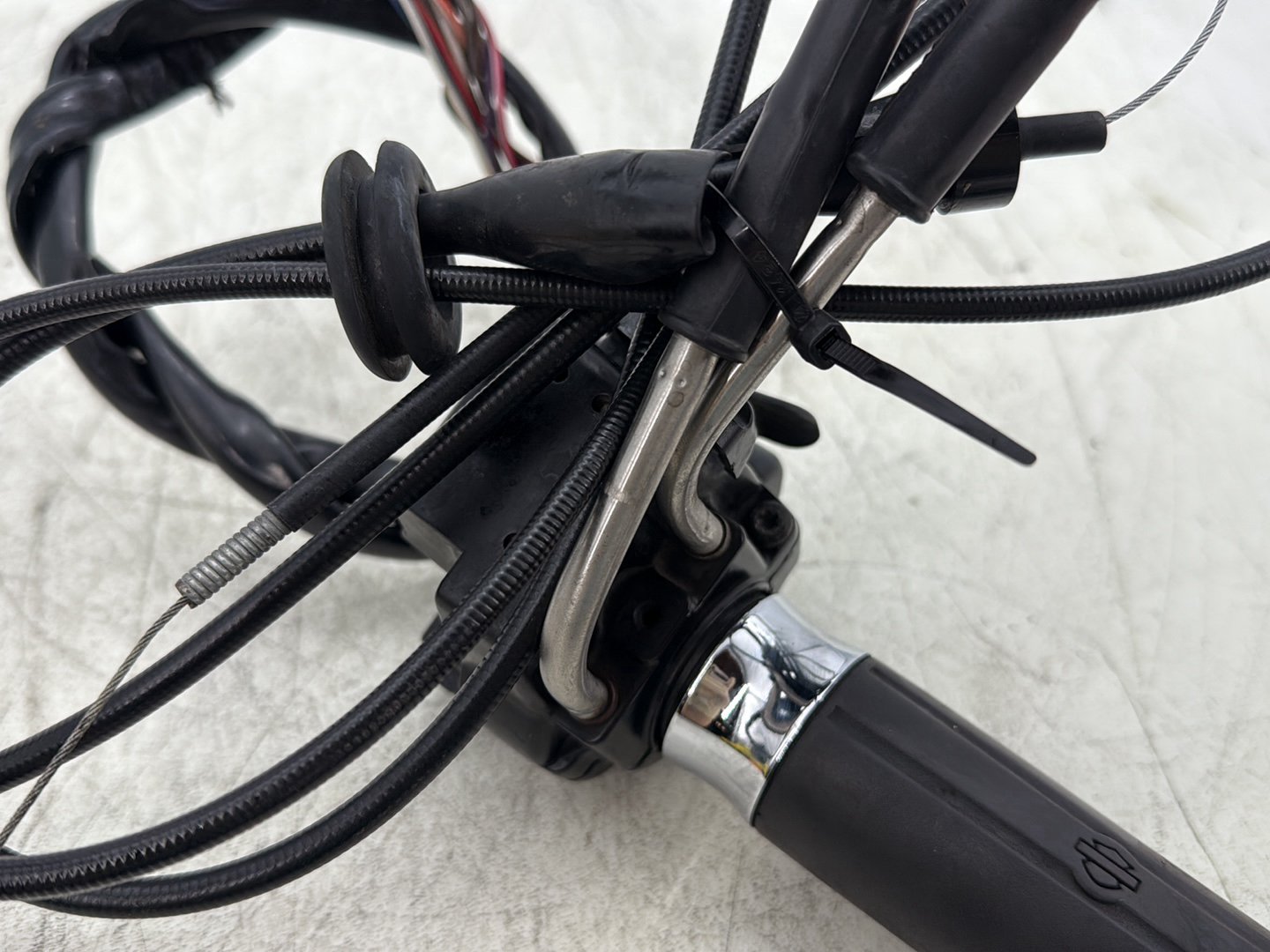 2007 Harley Touring FLHTC Electra Glide Classic OEM Right Engine Start Kill Switches Controls