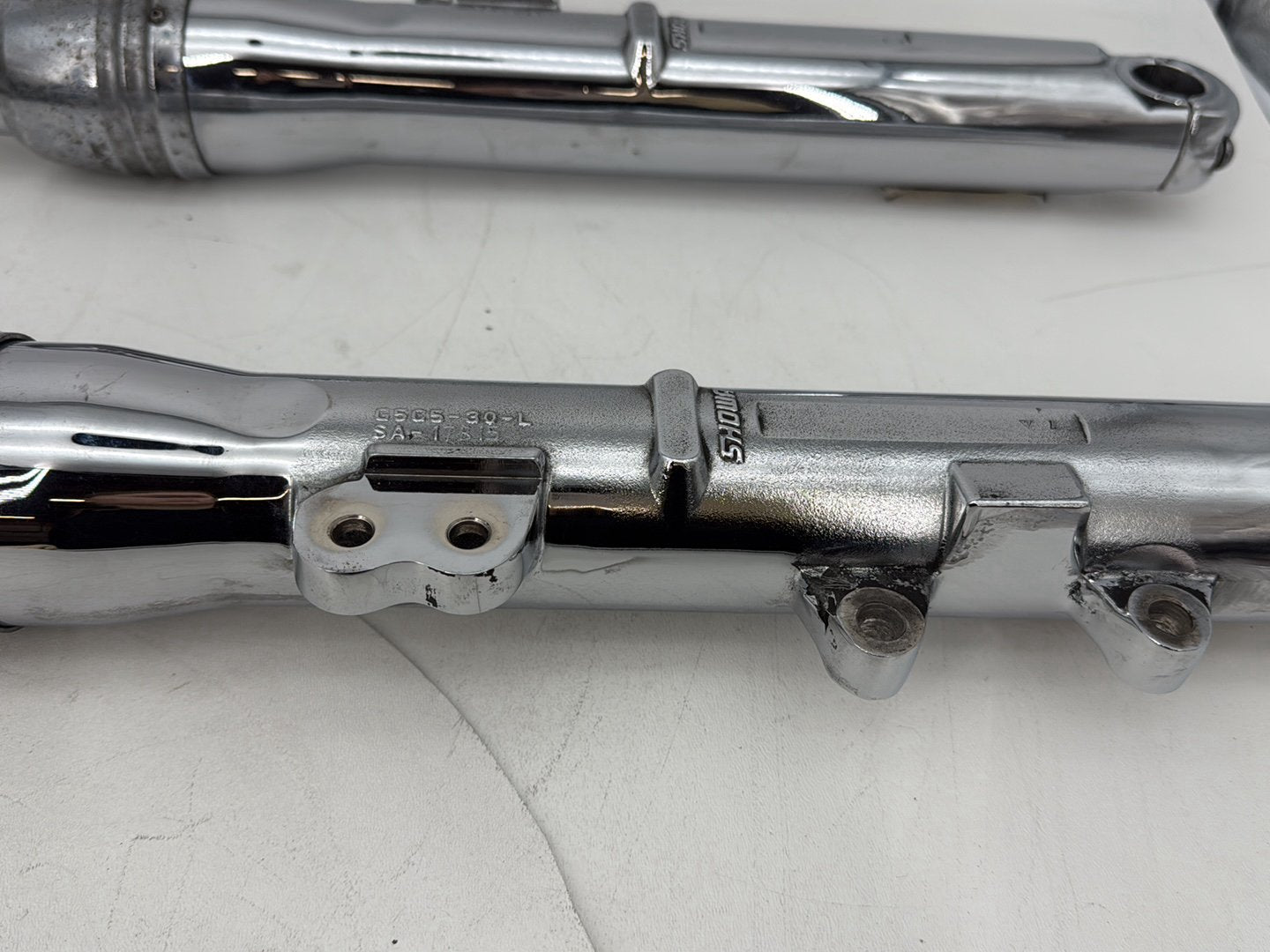 2007 - 2012 Harley-Davidson Dyna Super Glide Front Triple Tree Set & LH RH Fork Legs Sliders 45867-08