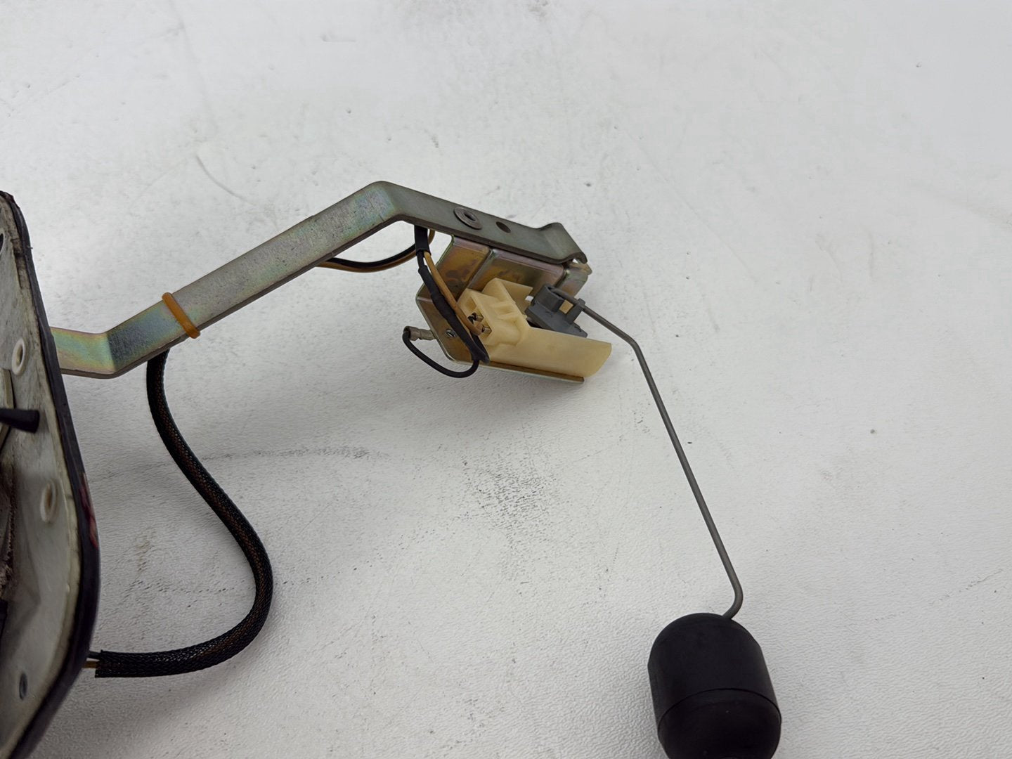 2004 Harley Softail FLSTC Heritage Classic OEM Gas Gasoline Fuel Petrol Pump Sending