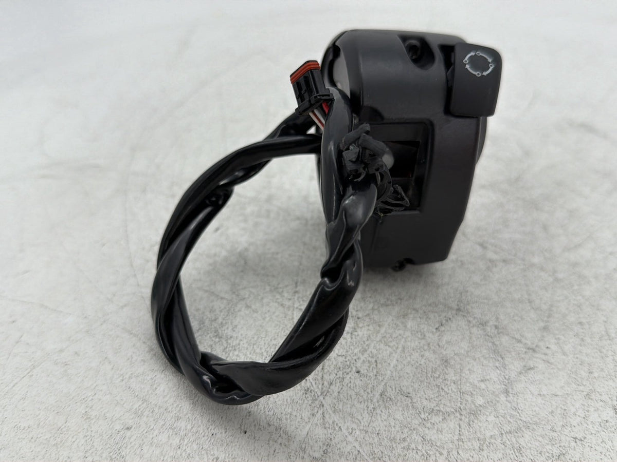 2022 Harley Road King FLHR OEM Left Turn Signal Headlight Switch Control