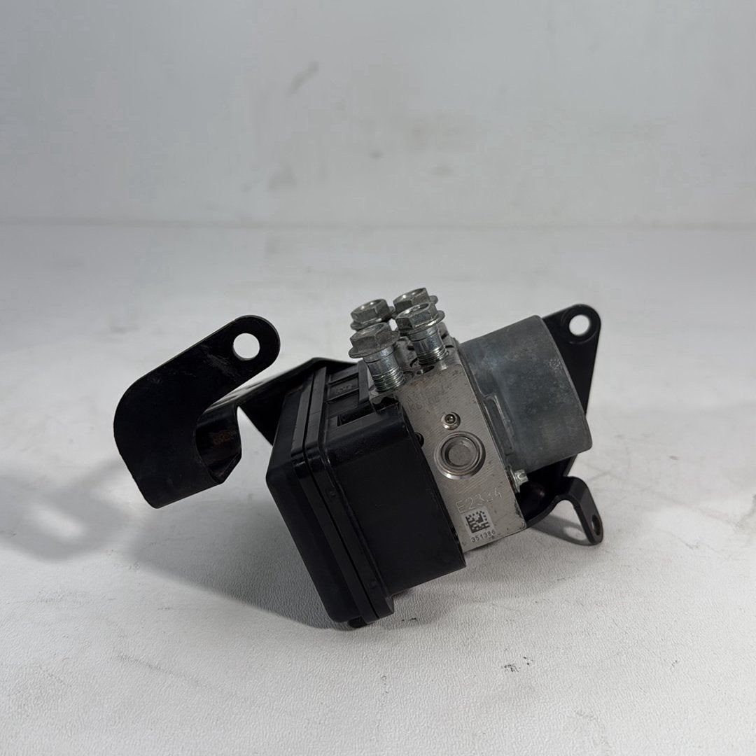 2017 - 2026 Harley-Davidson Softail Heritage Classic 114 ABS Brake Pump & Control Module 41100044C