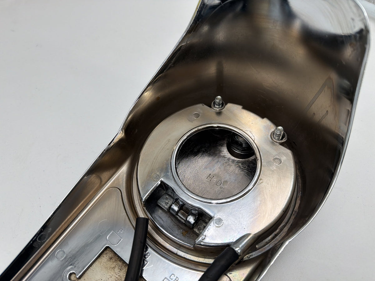 2001 Harley Electra Glide Touring Classic Fuel Gas Tank Dash Console NOKey SKULL