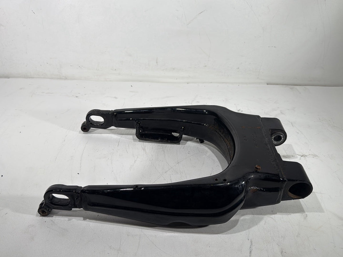 2018 Harley Electra Glide Touring Ultra FLHTCU OEM Rear Fork Swingarm Swing Arm