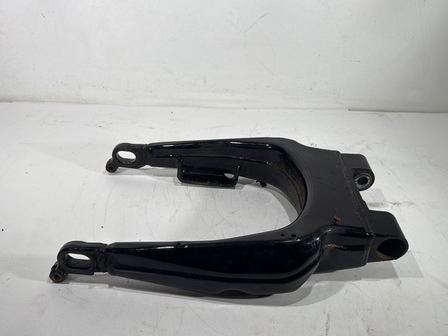 2018 Harley Electra Glide Touring Ultra FLHTCU OEM Rear Fork Swingarm Swing Arm