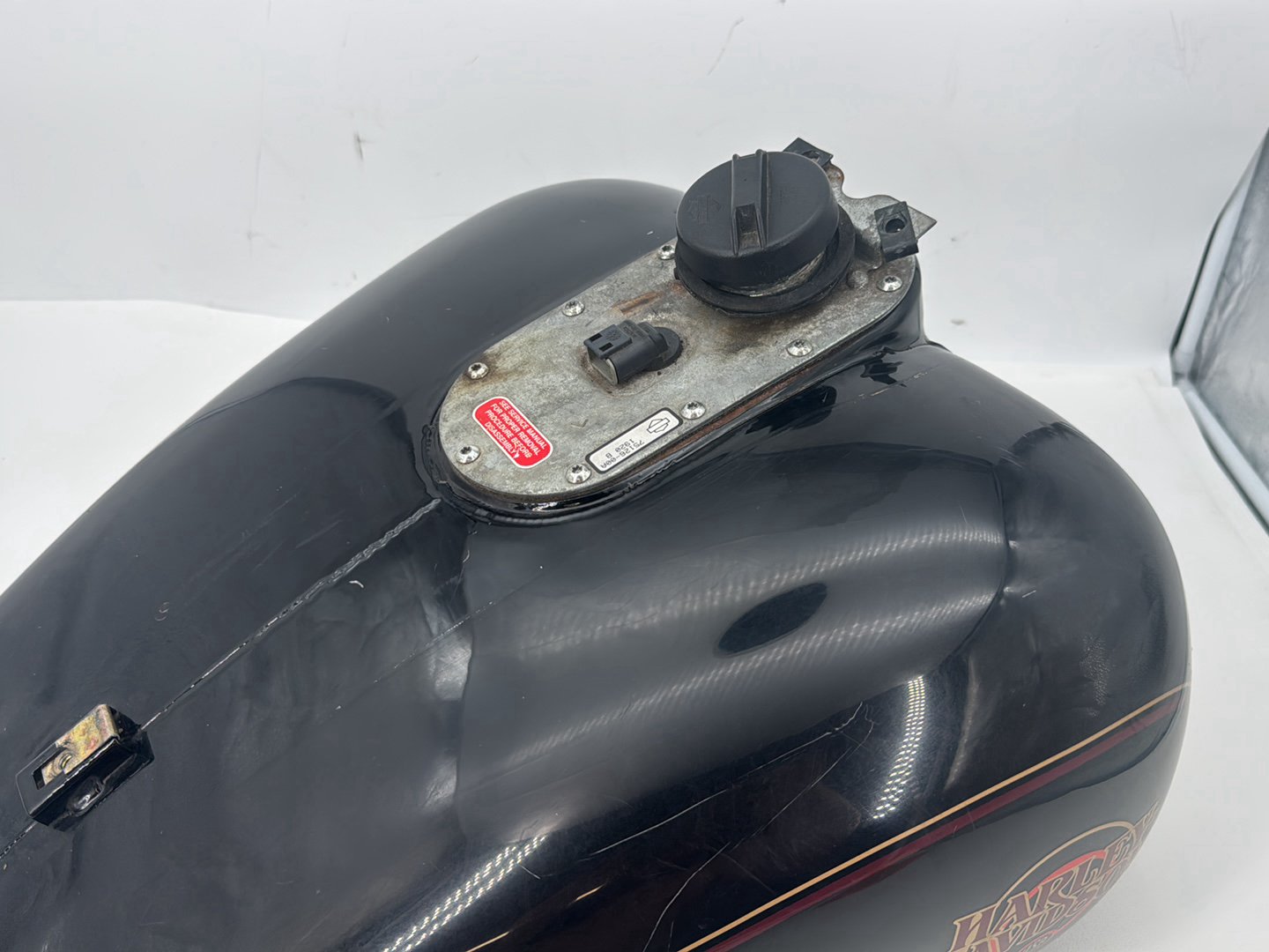 1999 - 2006 Harley-Davidson Touring Electra Glide Classic Fuel Gas Tank Gasoline Reservoir 61356-00