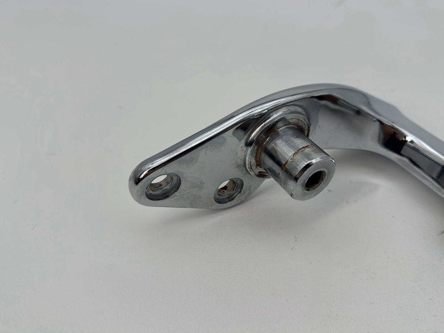 1999 - 2006 Harley-Davidson Dyna Wide Glide Right Driver Foot Controls Peg Rest 42481-92