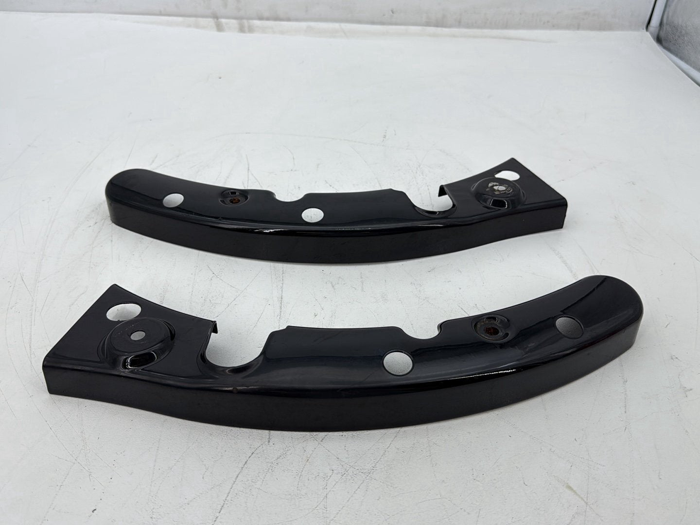 2011 Harley Electra Glide Ultra FLHTK OEM Rear Left Right Fender Struts Bracket