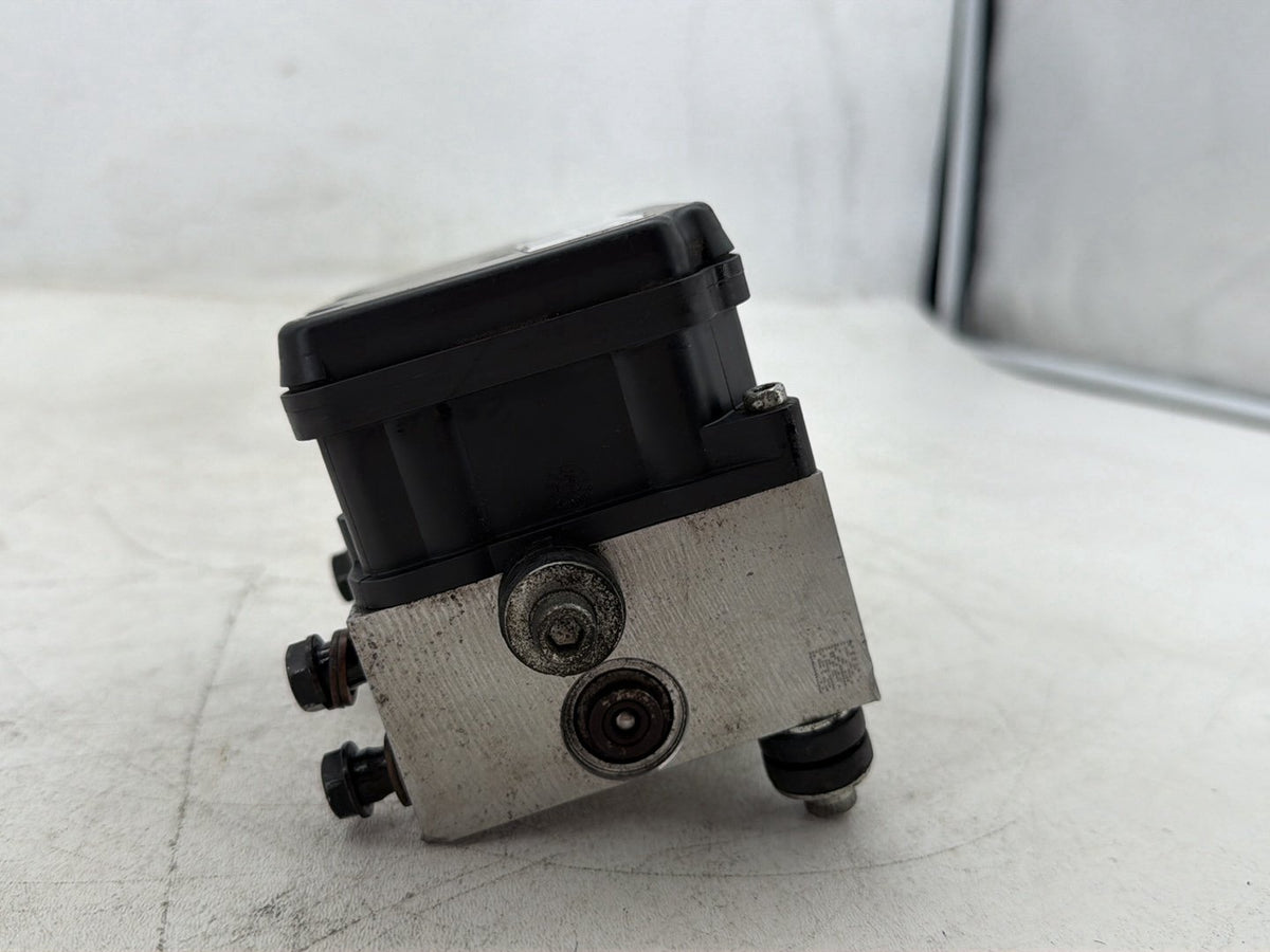 2010 Harley Electra Glide Touring Ultra OEM ABS Brake Pump & Control Module