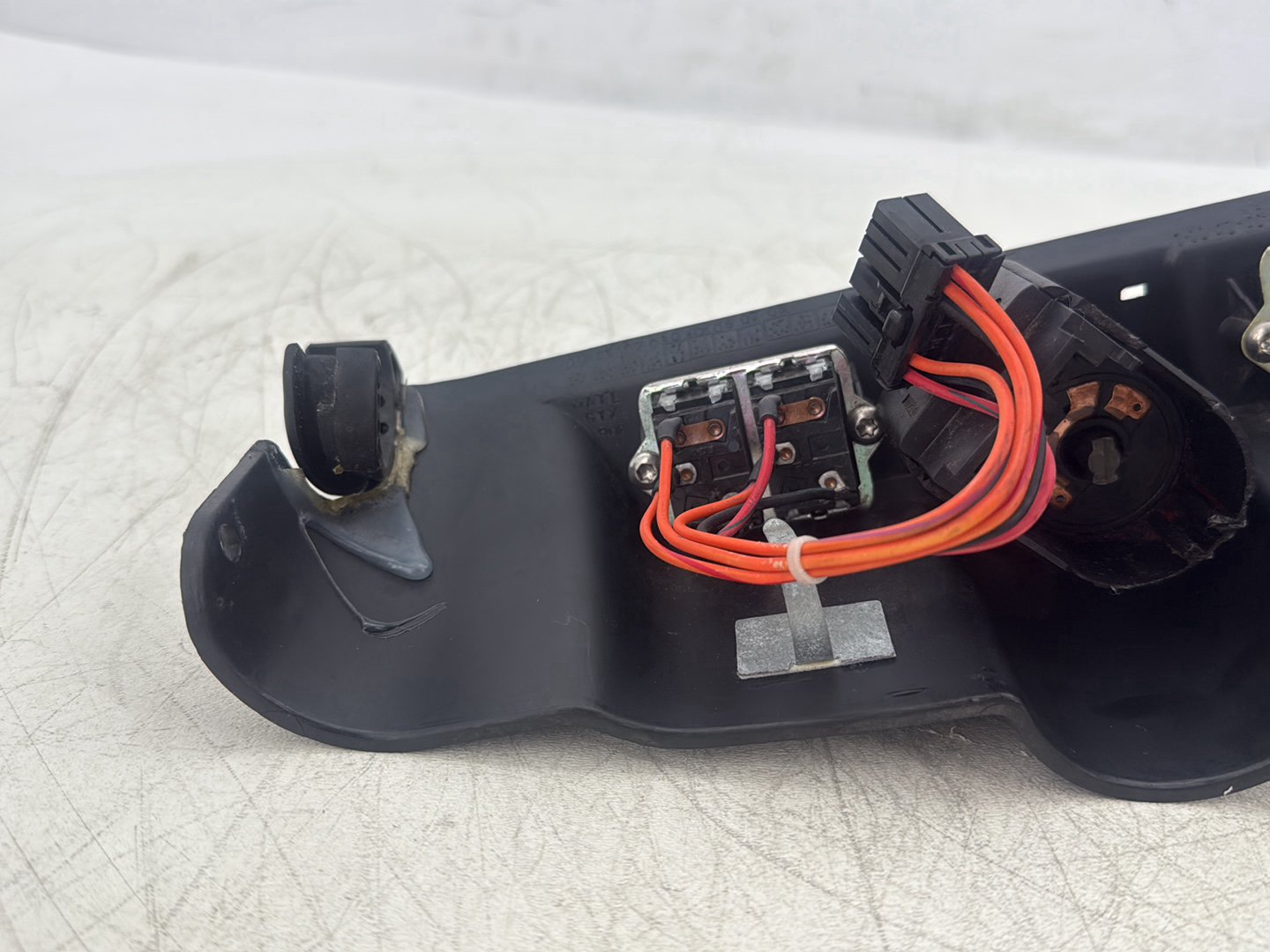 2011 Harley Street Glide Touring FLHX OEM Dash Ignition Cap Switch Lockset NO Key