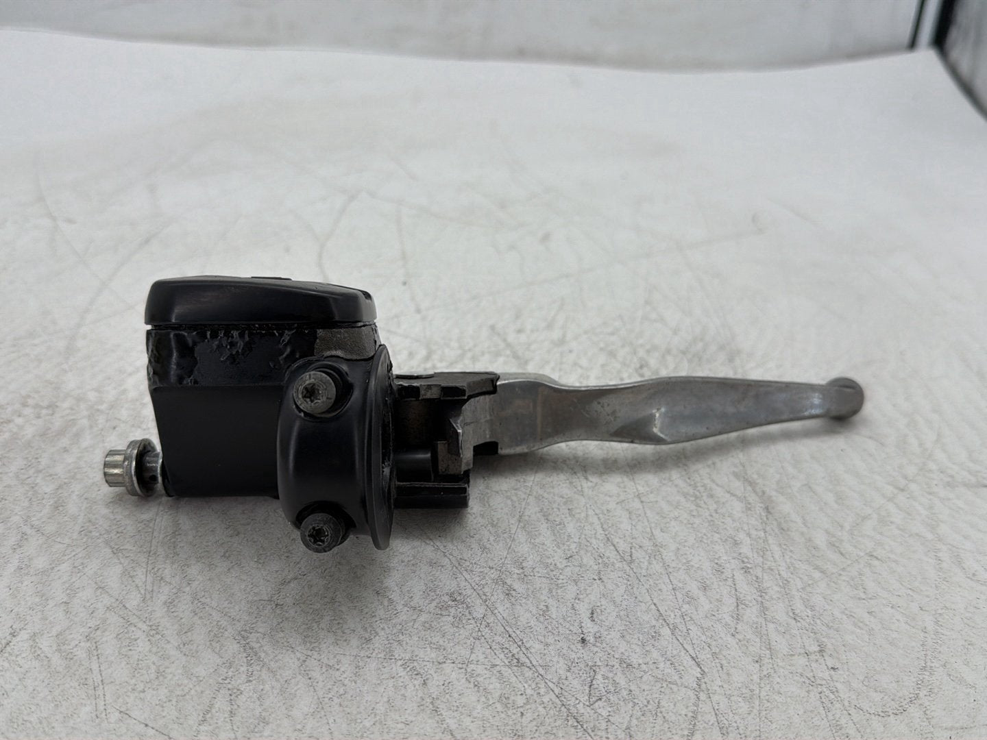 2011 Harley Heritage Softail Classic FLSTC OEM Front Right Brake Lever Master Cylinder