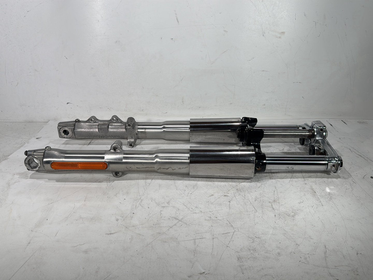2013 Harley Heritage Softail Classic FLSTC OEM Front Triple Tree Set & LH RH Fork Legs Sliders