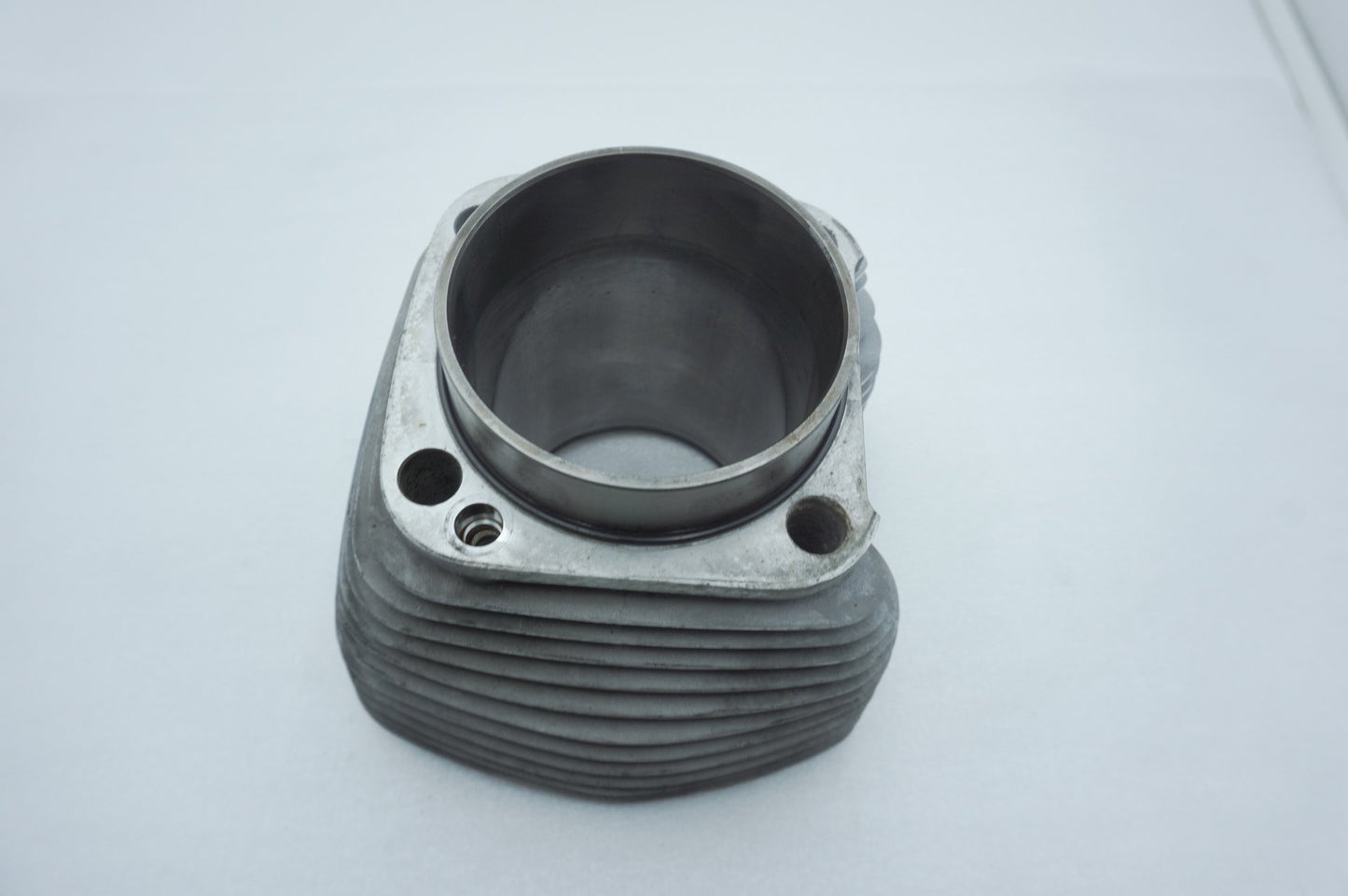 1999 - 2006 Harley-Davidson Dyna Super Glide Twin Cam Engine Jug 1 Cylinder Barrel 16525-99