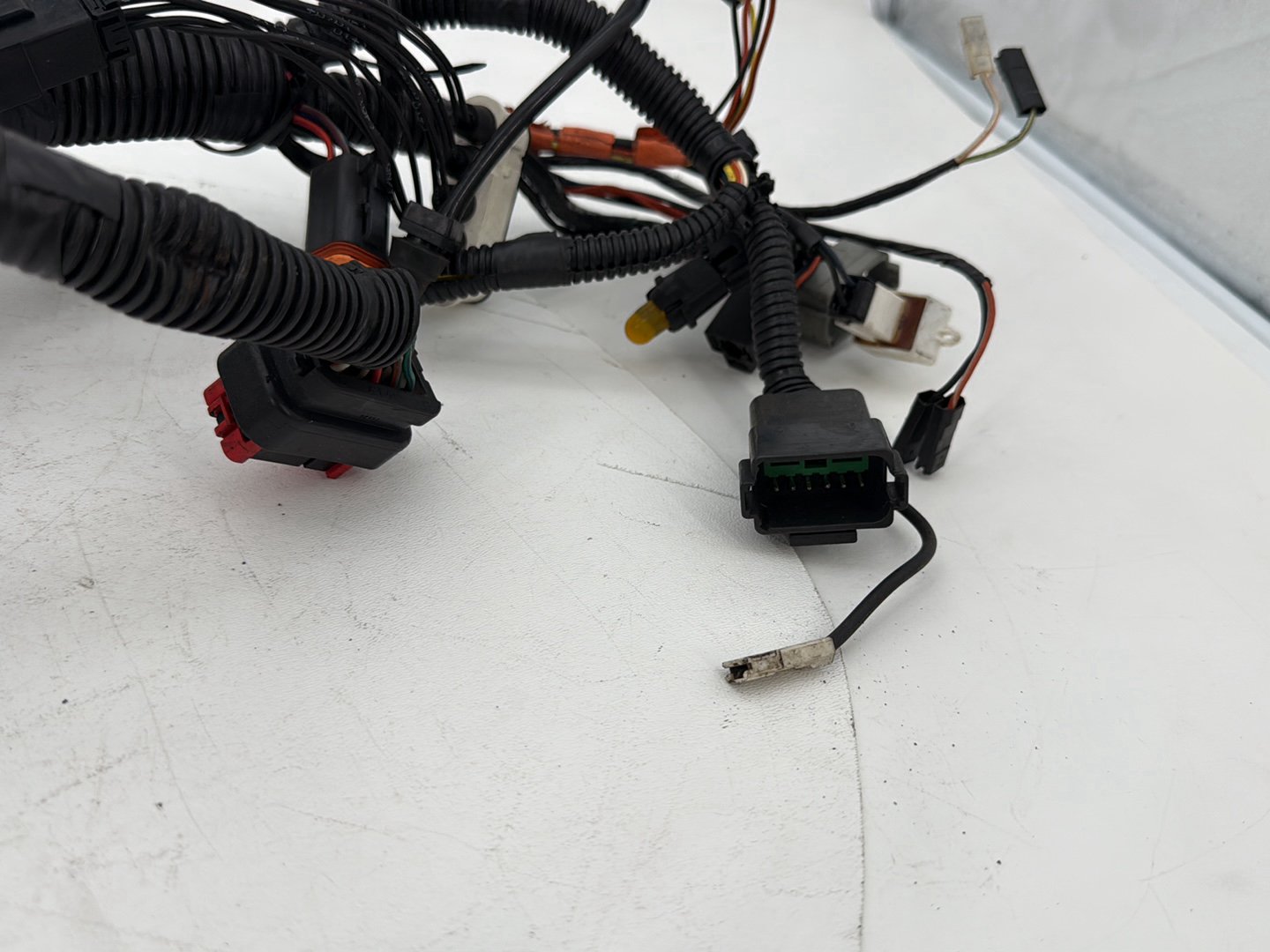 1999 - 2006 Harley-Davidson Touring Electra Glide Ultra Front Sub Wiring Harness Loom Interconnect  	70232-06