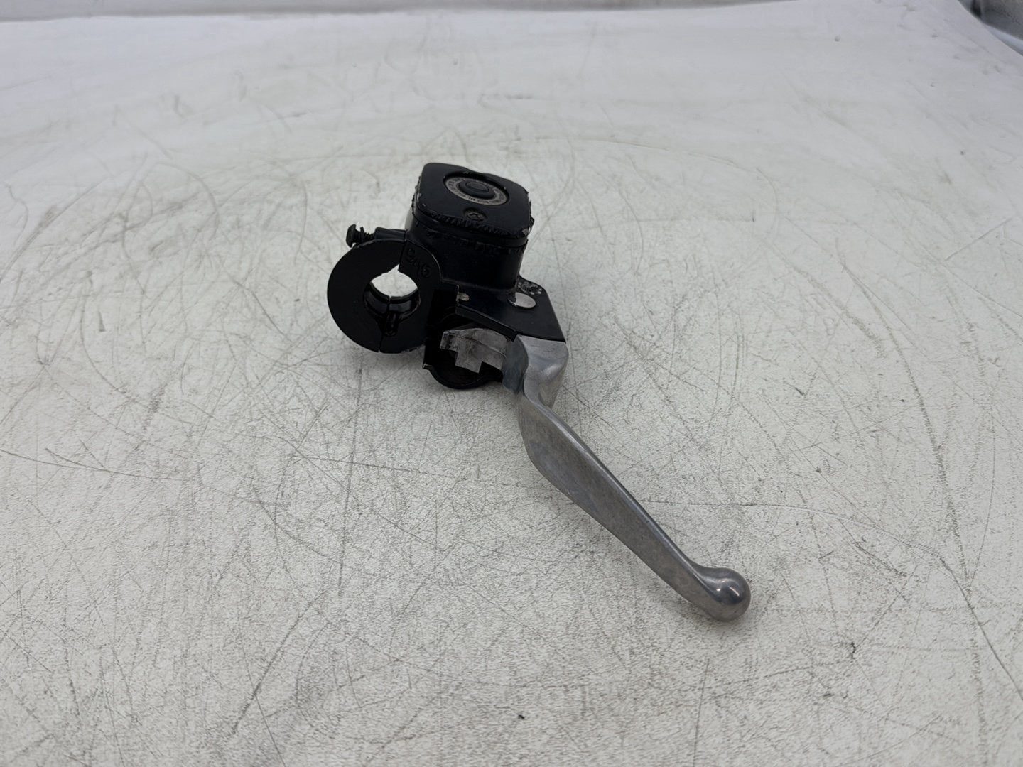 2012 Harley Dyna Super Glide Custom FXDCI OEM Front Right Brake Lever Master Cylinder