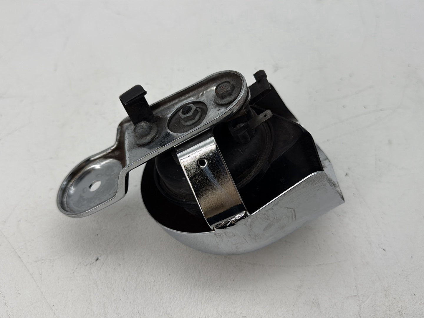 2008 Harley Road King Touring FLHR OEM Horn Signal Klaxon Chrome Cover