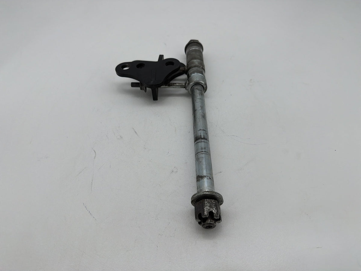 1995 Harley Electra Glide Touring Classic OEM Rear Wheel Axle Bolt Shaft