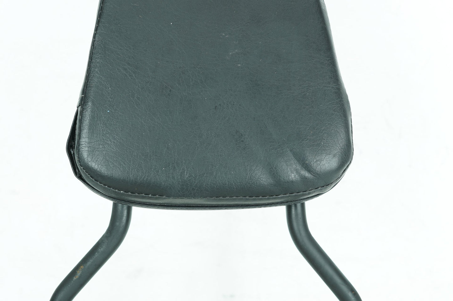 2007 - 2017 Harley-Davidson Dyna Street Bob Rear Sissy Bar w/ Backrest Cushion Pad  	51788-10