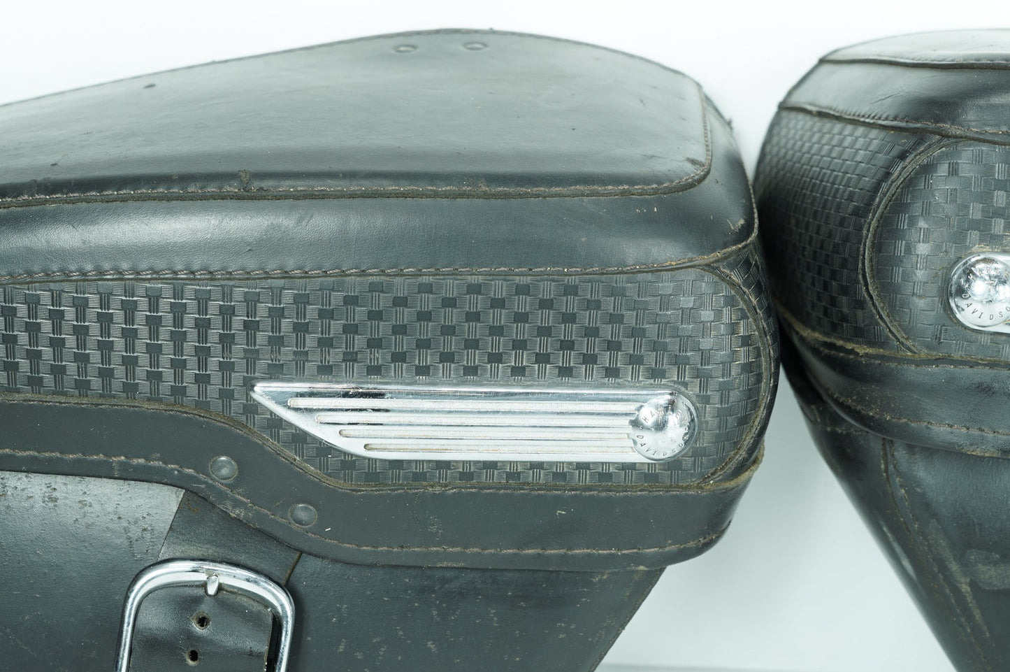 1999 - 2006 Harley-Davidson Softail Fat Boy Rear Left Right Saddlebags Luggage Leather 91139-98A