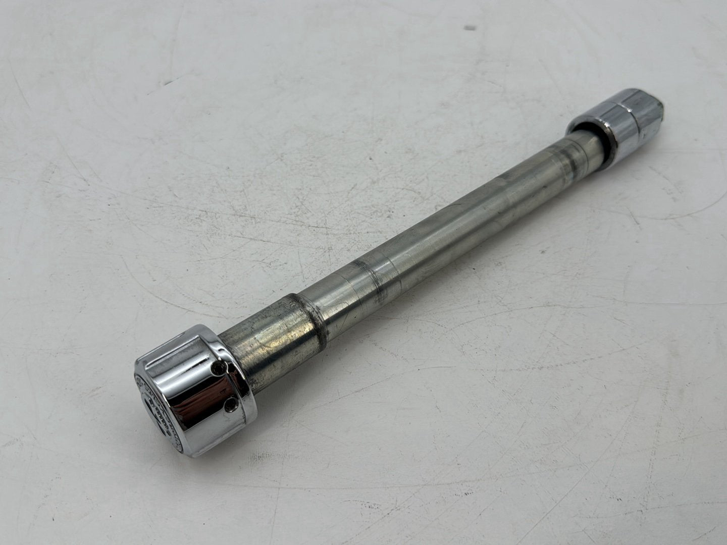 1999 - 2006 Harley-Davidson Touring Road King Classic Front Wheel Axle Bolt Shaft  	43364-00