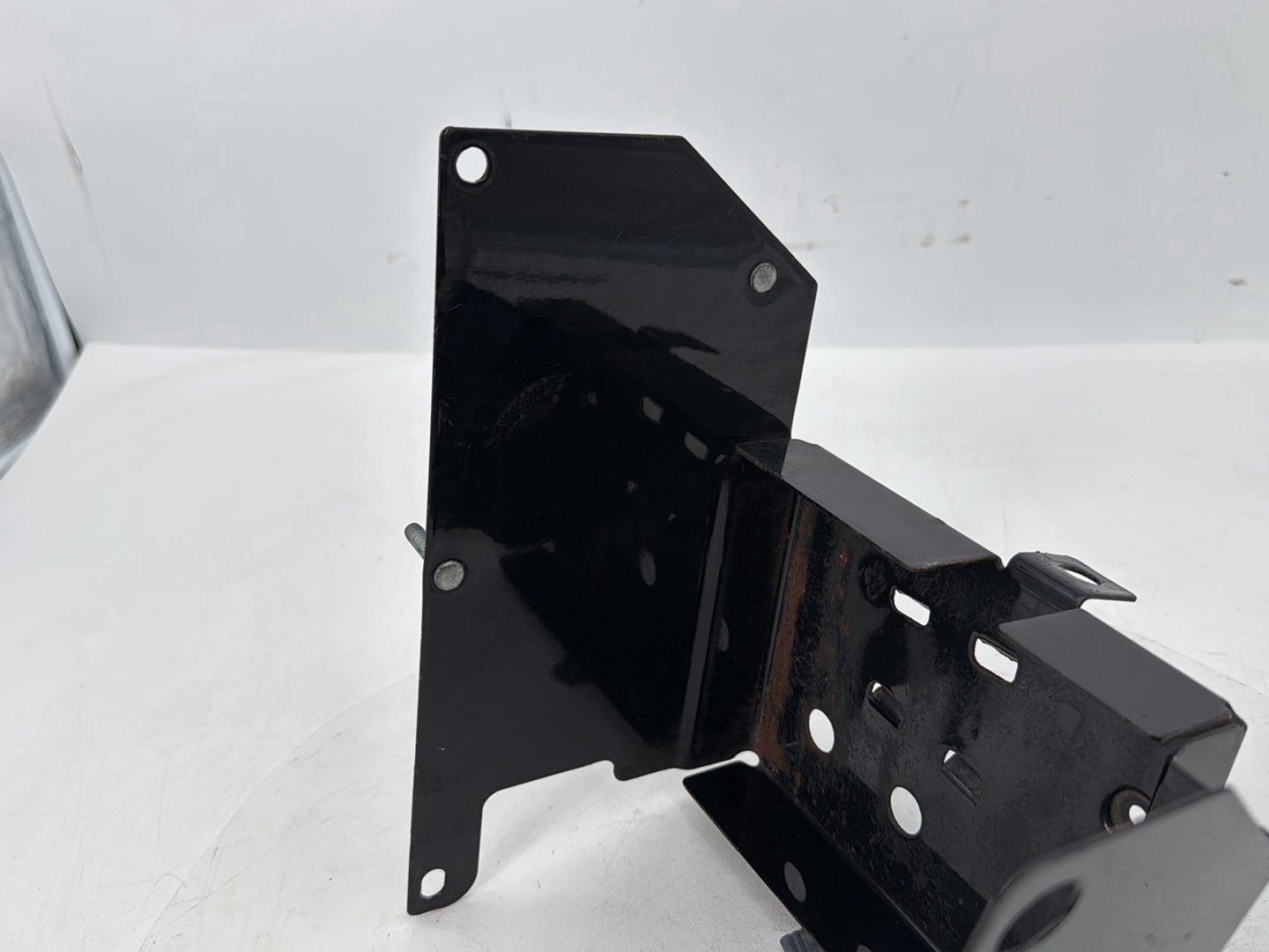 1999 - 2006 Harley-Davidson Touring Electra Glide Battery Tray Bracket Holder Carrier 	66281-02A
