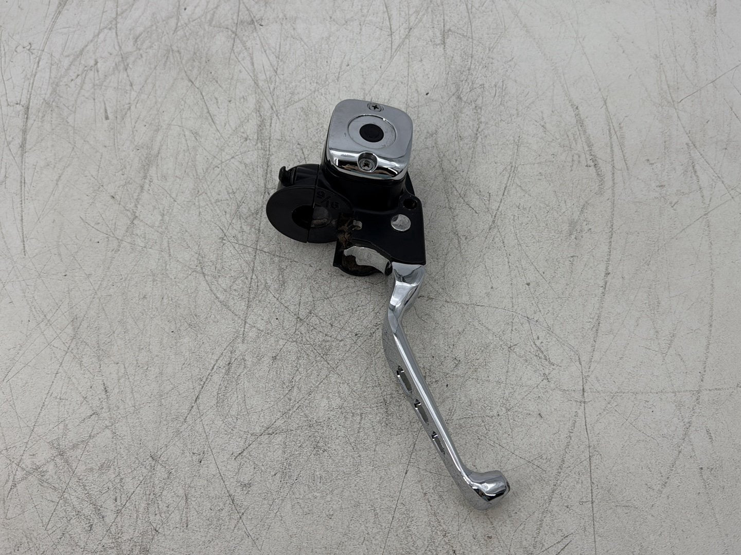 2000 Harley Softail FLSTC Heritage Classic OEM Front Right Brake Lever Master Cylinder