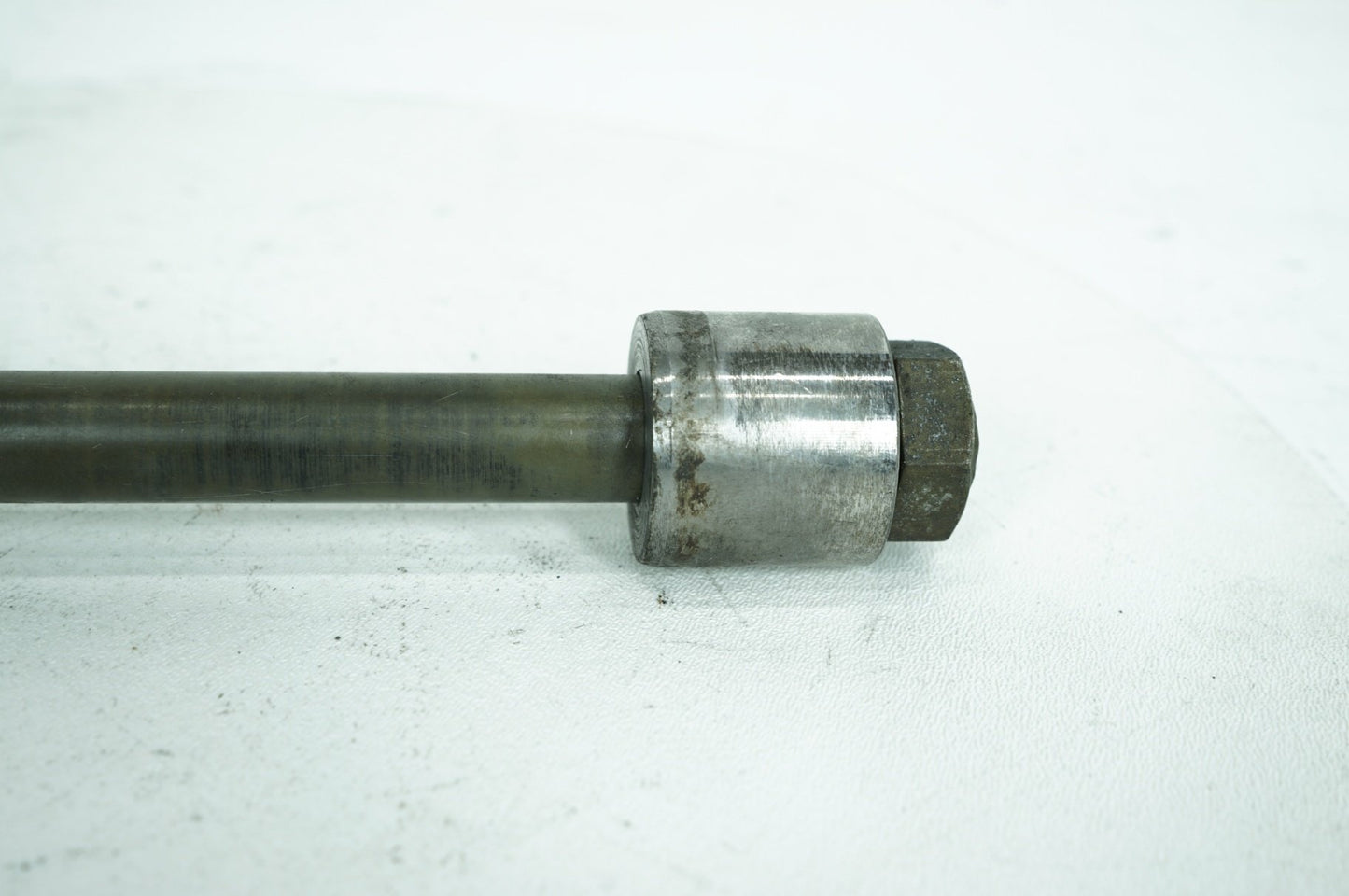 1986 - 1999 Harley-Davidson Dyna Super Glide Rear Wheel Axle Bolt Shaft 41114-90