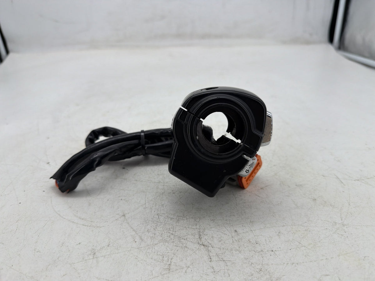 2004 Harley Electra Glide Touring Ultra OEM Left Turn Signal Headlight Switches Controls