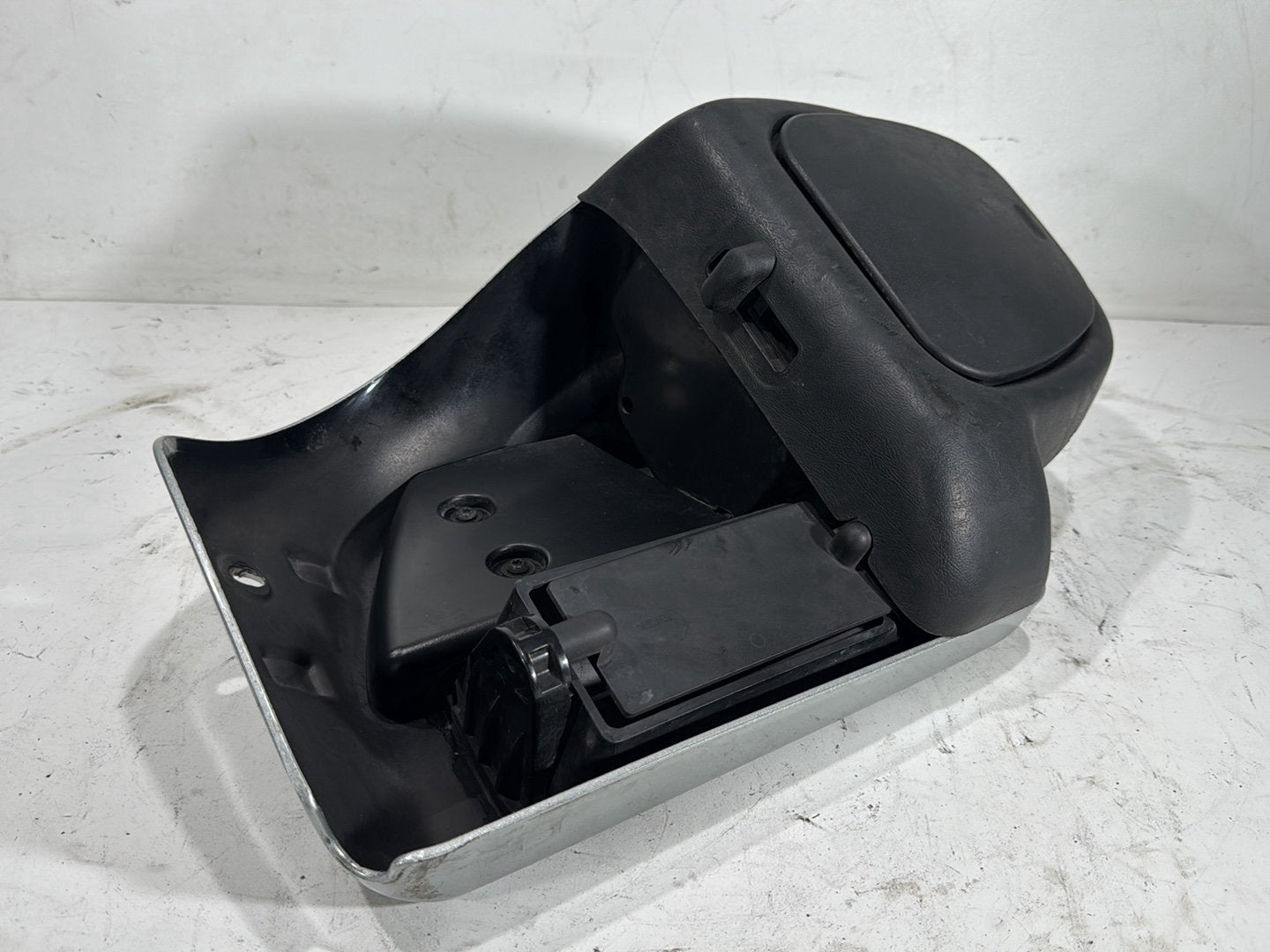 2015 Harley Electra Glide Touring Ultra Low OEM Left Lower 1 Fairing Cowl Cover