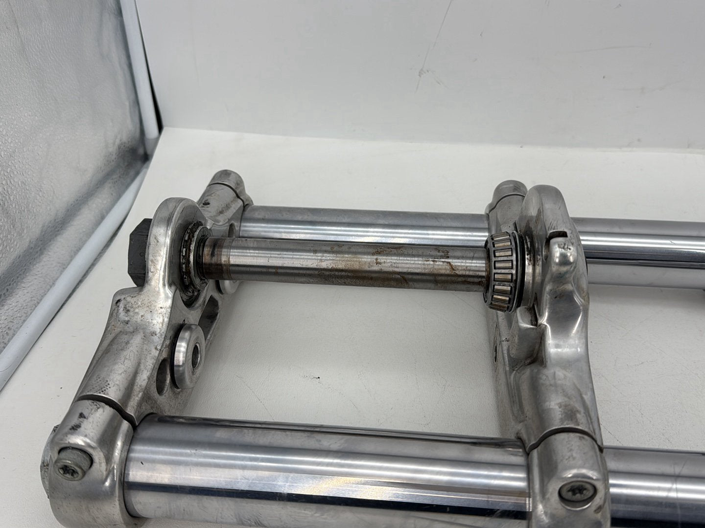 2007 - 2012 Harley-Davidson Dyna Super Glide Front Triple Tree Set & LH RH Fork Legs Sliders 45867-08