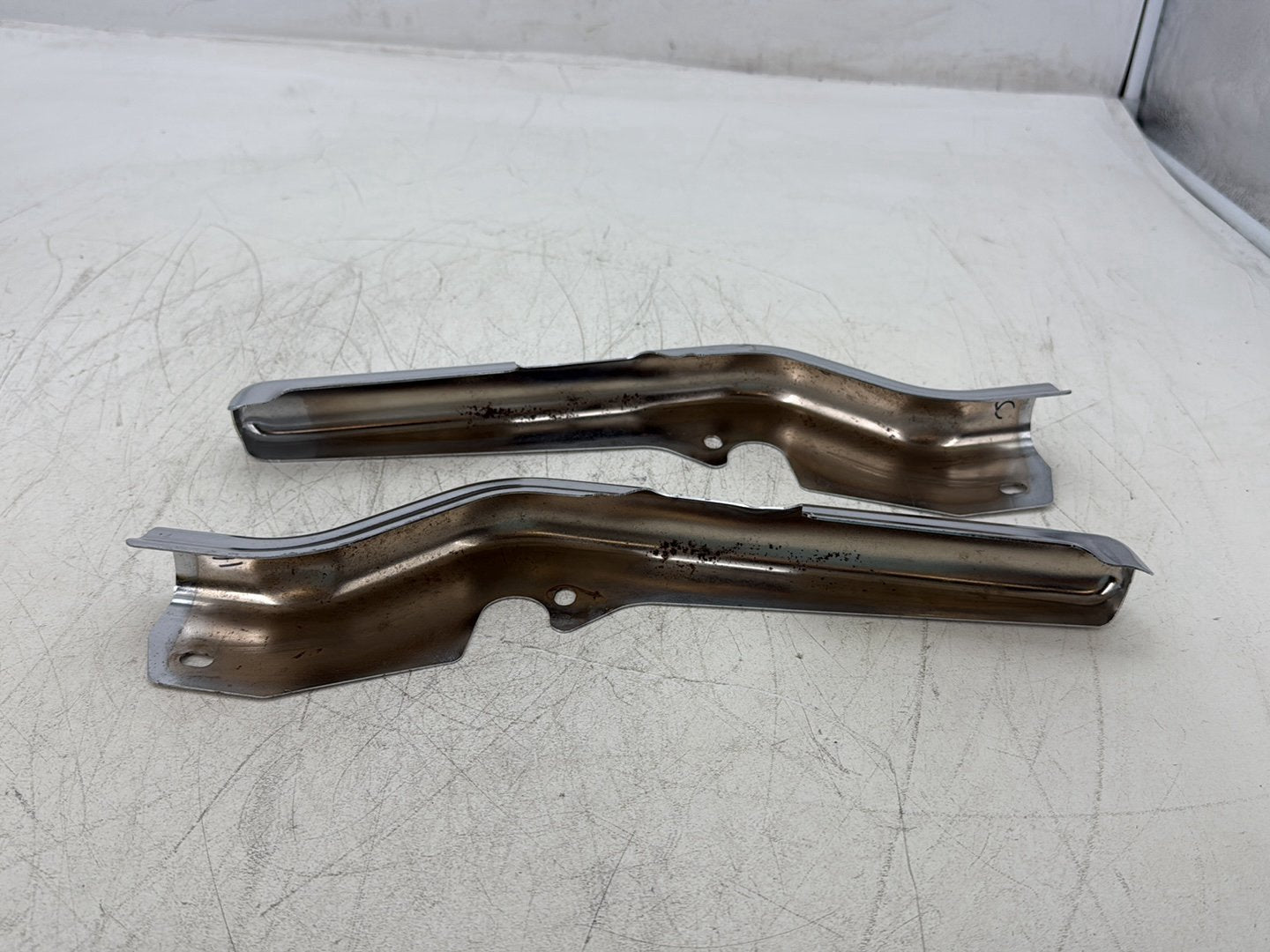 07 Harley Touring Electra Glide Ultra OEM Rear Left Right Fender Struts Bracket