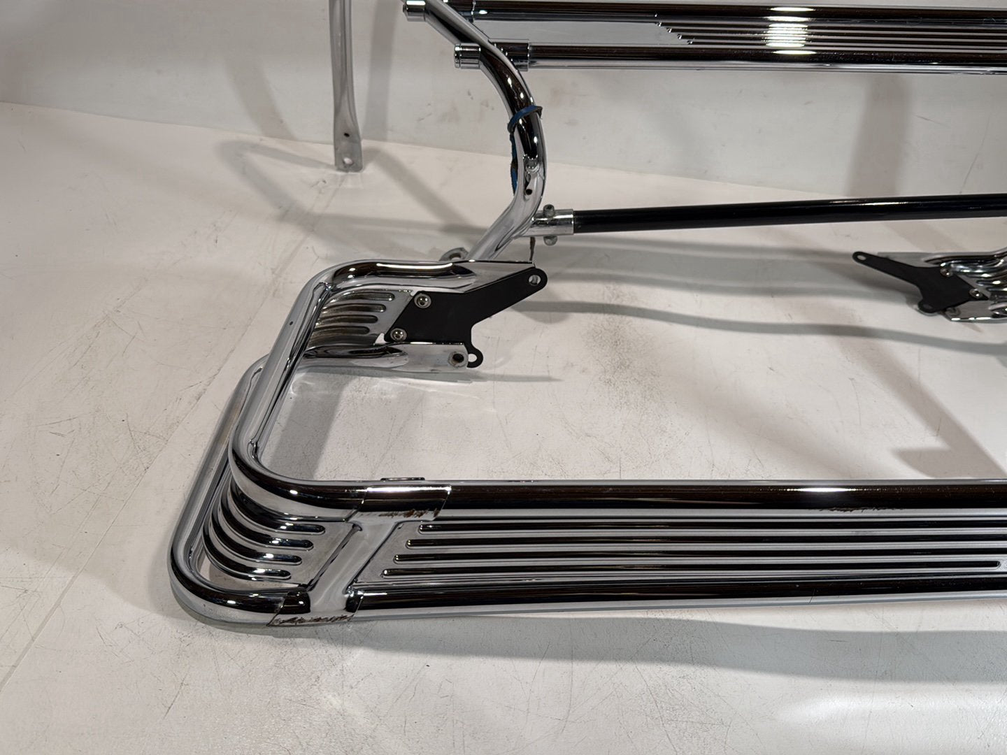 1999 - 2006 Harley-Davidson Touring Electra Glide Classic Rear Left Right Saddlebag Guard Rails Bar  	49193-93