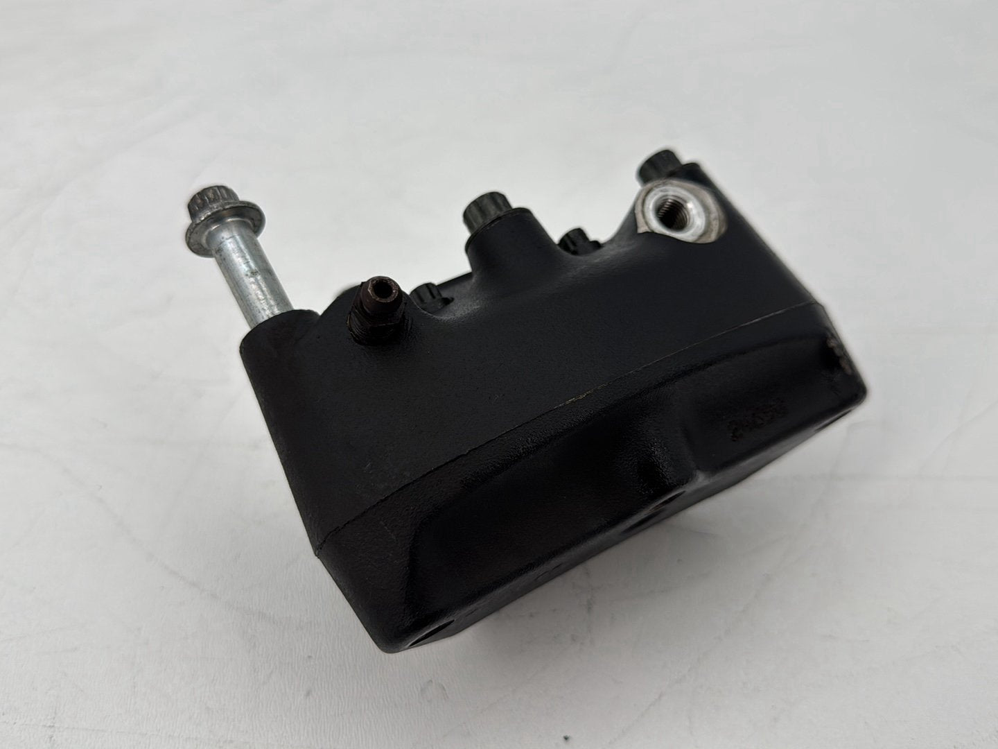 1999 - 2006 Harley-Davidson Touring Electra Glide Classic Front Right 1 Brake Caliper 44023-00C