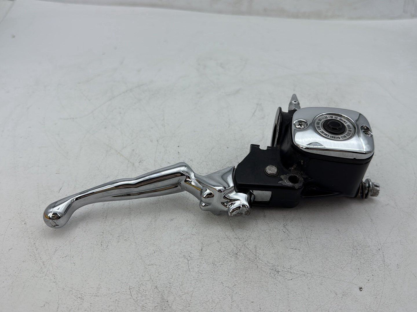 2006 Harley Dyna FXDWGI Wide Glide OEM Front Right Brake Lever Master Cylinder