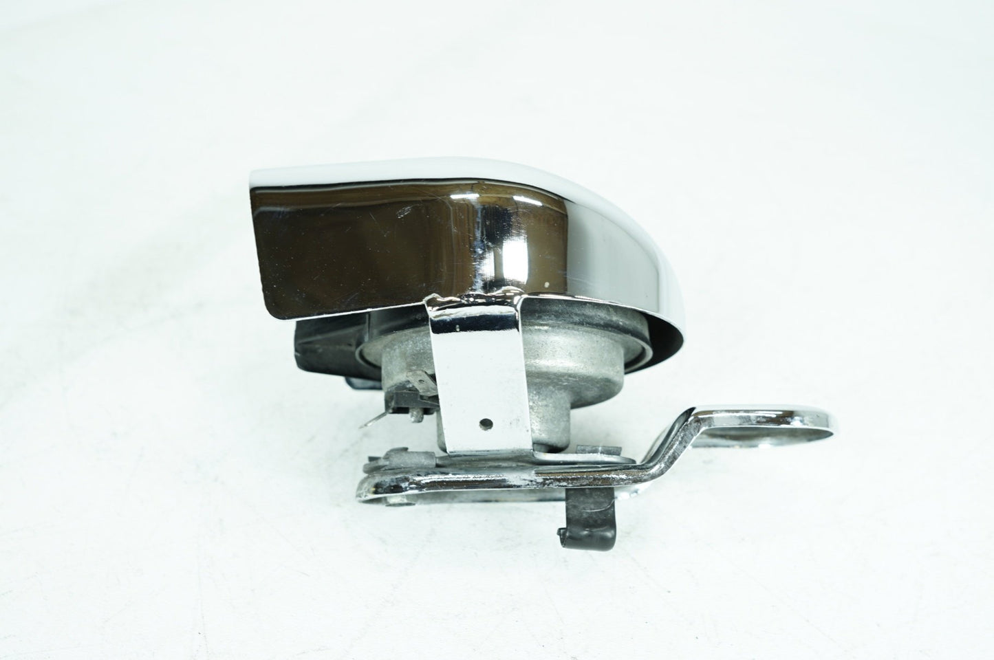 2007 - 2013 Harley-Davidson Touring Electra Glide Horn Signal Klaxon Chrome Cover 69012-93A