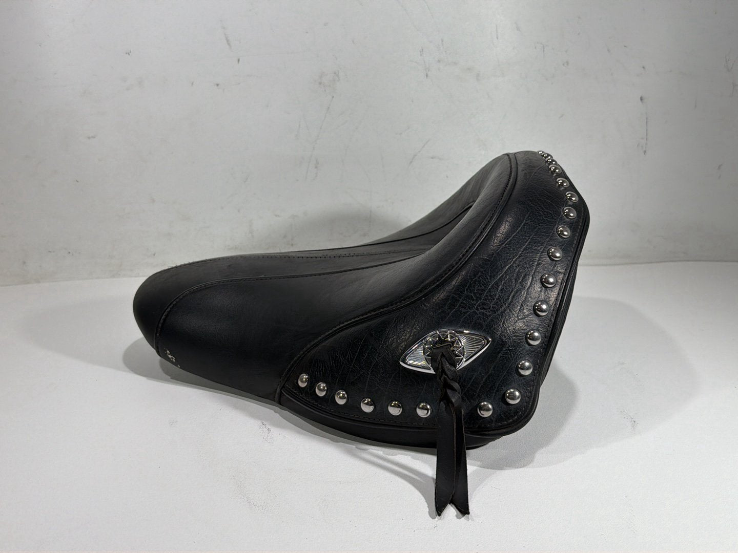 2011 Harley Heritage Softail Classic FLSTC OEM Rider Driver Solo Seat Pillion