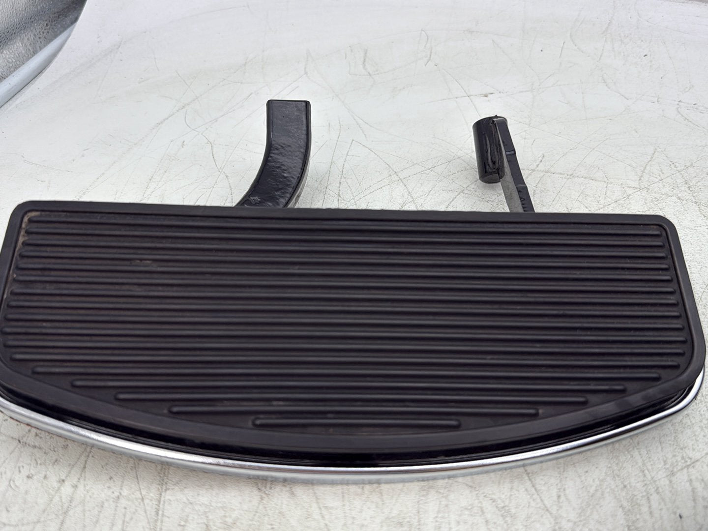 2006 Harley Road King Touring FLHRCI Classic OEM Left Right Driver Floorboard Foot Rest