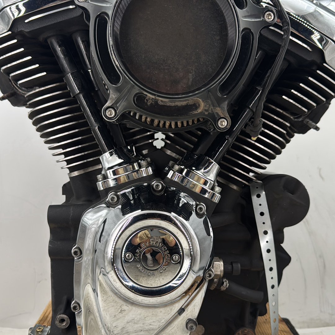 18 Harley Electra Glide Touring Ultra OEM EFI Milwaukee M8 107 Engine Motor 52K