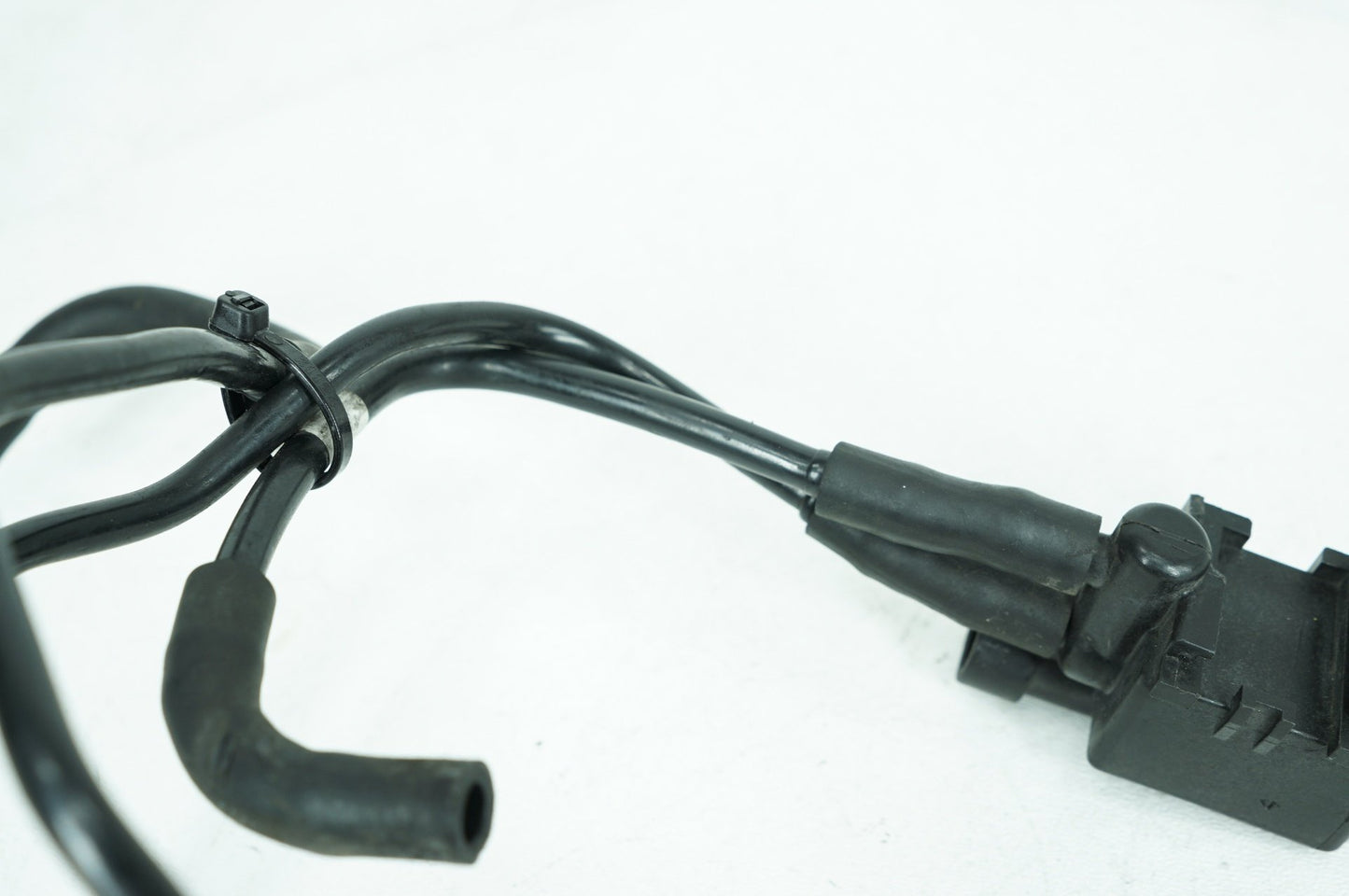 2011 - 2016 Harley-Davidson Touring Road King Classic EVAP Vapor Charcoal Fuel Emission Canister 2-282571 NOS