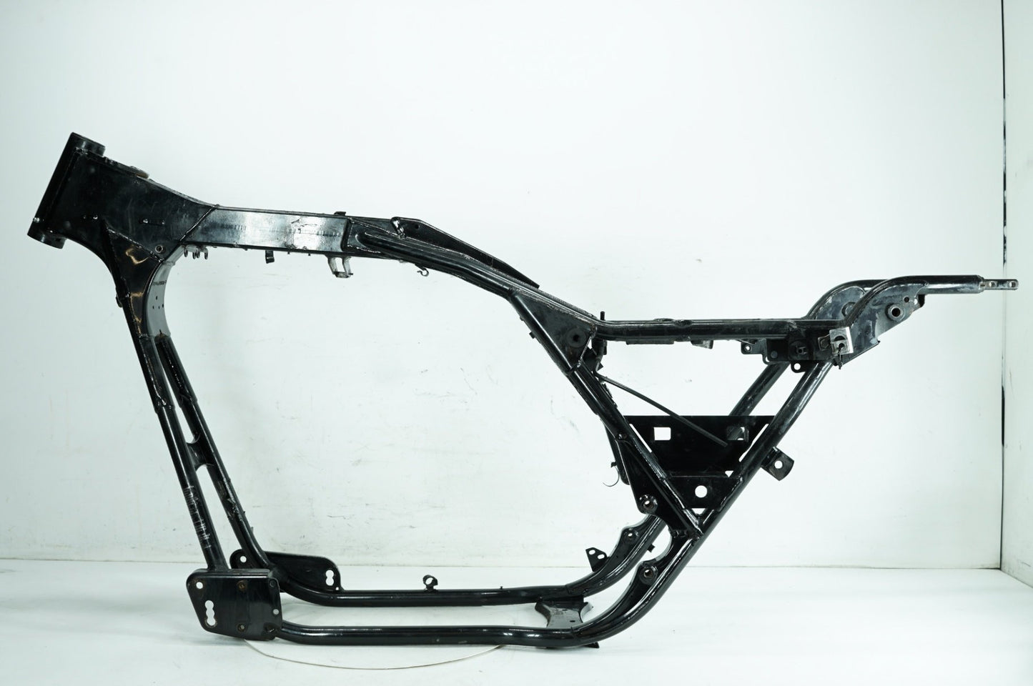 1999 - 2006 Harley-Davidson Touring Road King Body Main Frame Chassis CLN CLR 47900-01