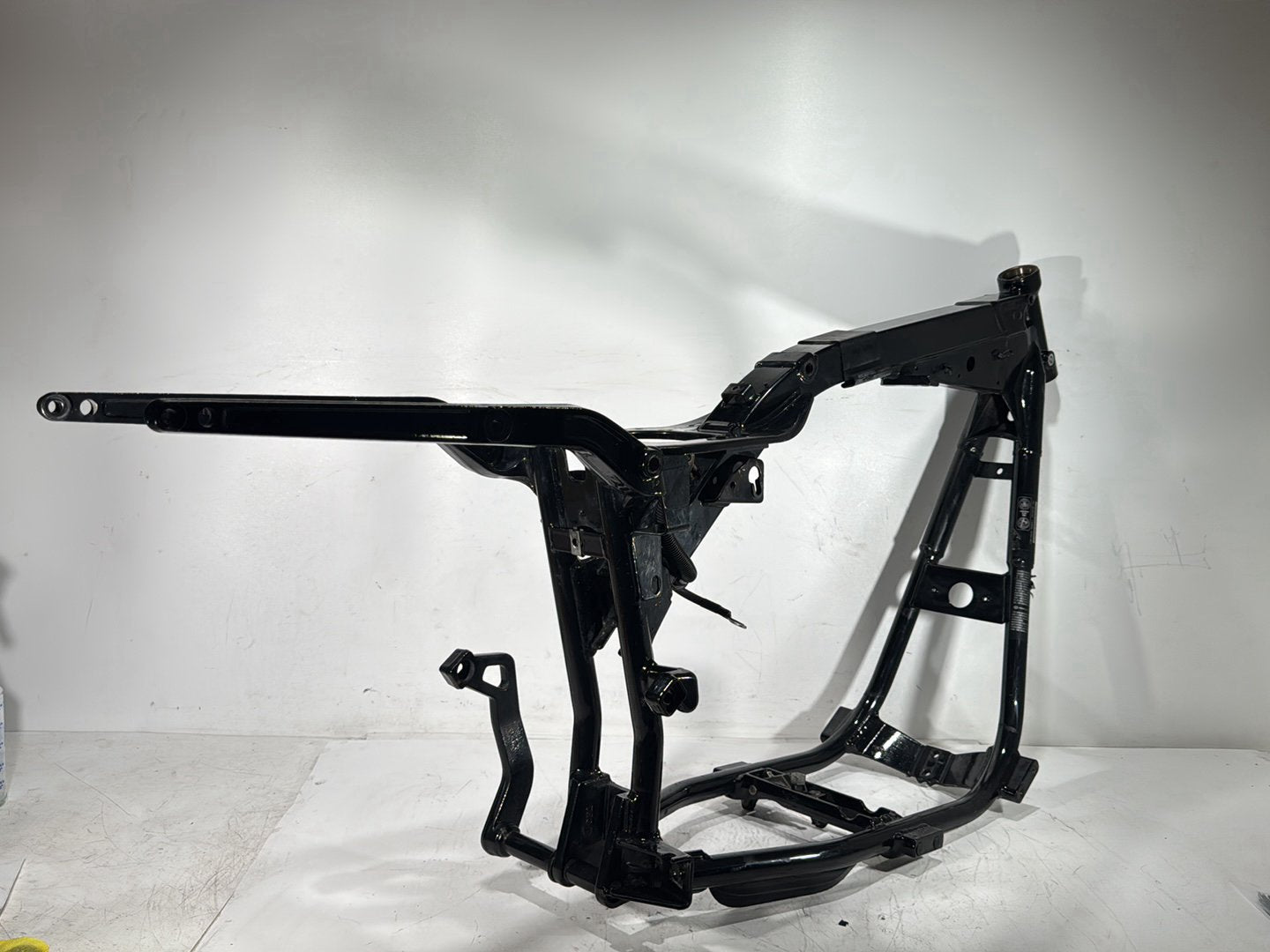 2003 Harley Dyna Wide Glide FXDWG OEM Body Main Frame Chassis CLN CLR