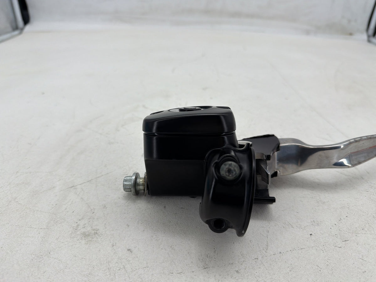 2005 Harley Dyna Wide Glide FXDWG OEM Front Right Brake Lever Master Cylinder