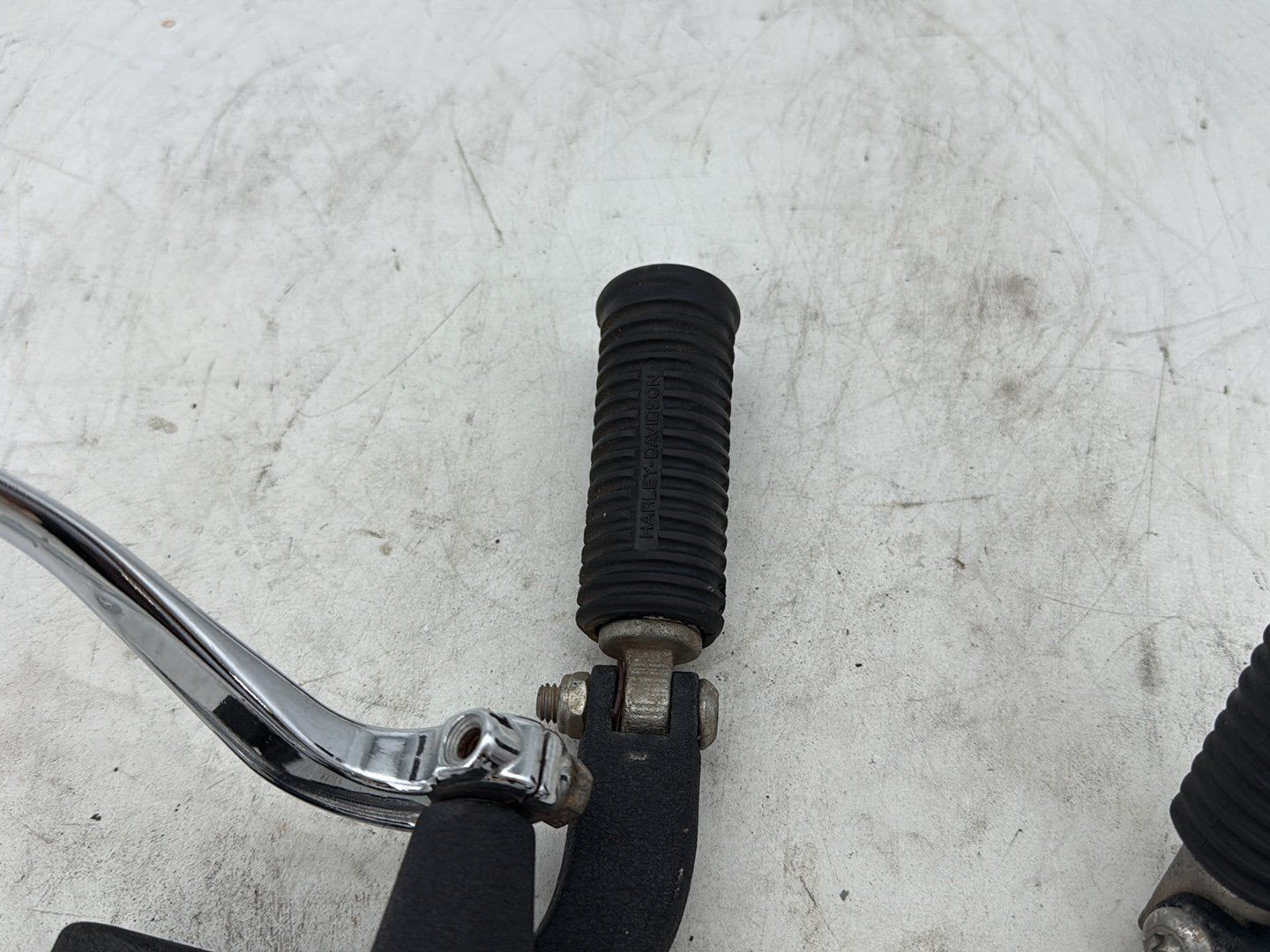 2012 Harley Dyna FXDF Fat Bob OEM Left Right Foot Brake Control Pegs