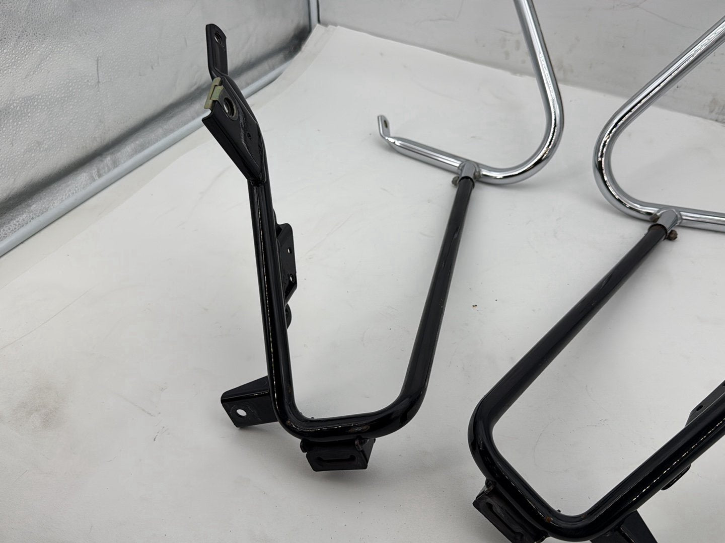 2011 Harley Road King Touring Classic Rear Left Right Saddlebag Guard Rails Bar